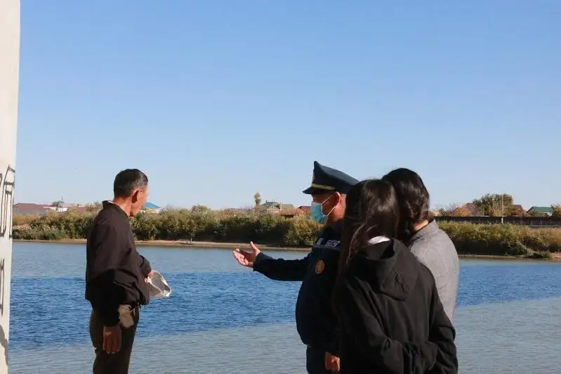 В Атырау прохожий спас тонущего ребенка: состояние мальчика тяжелое