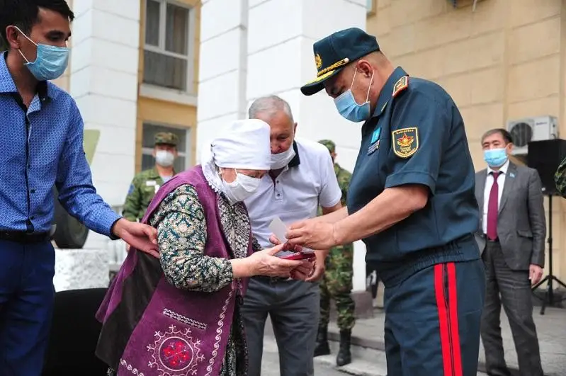 Останки погибшего в годы ВОВ под Смоленском казахского солдата перезахоронили на родине
