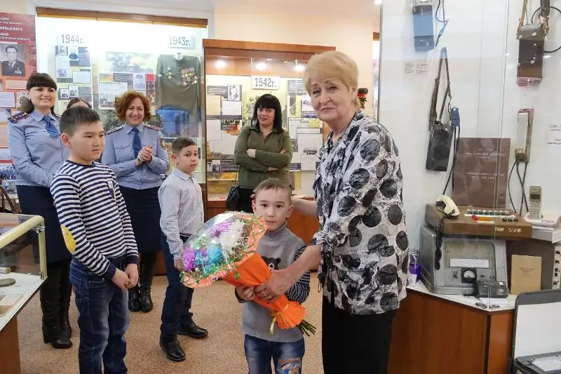 Для детей полицейских устроили экскурсию на «мамину работу» в СКО