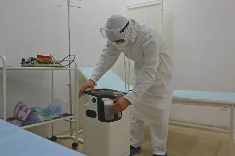 В столичную клинику доставлены кислородные концентраторы
