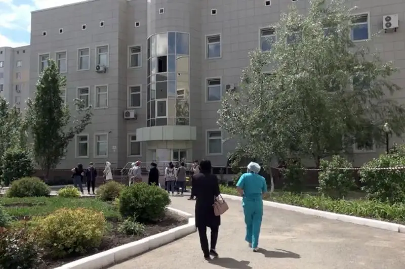 Поликлинику закрыли на дезинфекцию из-за коронавируса в Уральске