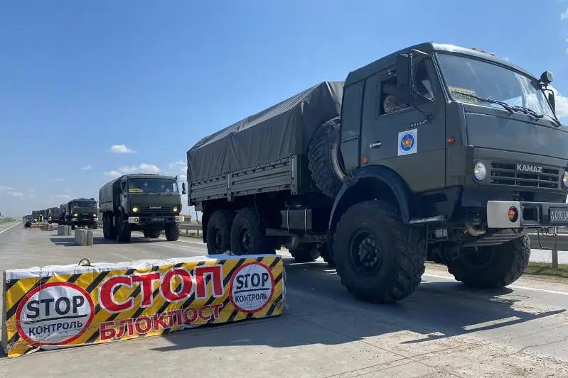 Дезинфекцию улиц проводят военные в Туркестане