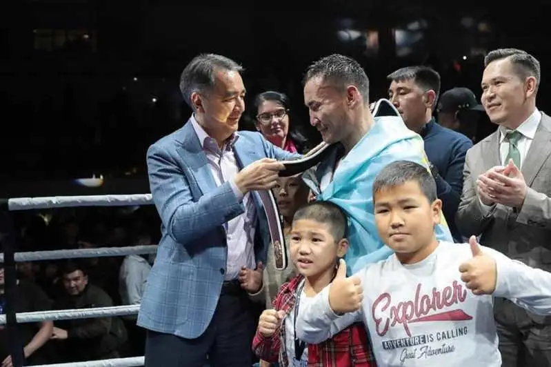 Аким Алматы поздравил Каната Ислама с победой