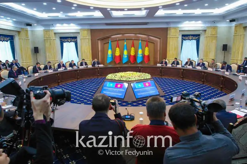 Казахстан вложил в экономику Кыргызстана более 1 млрд долларов