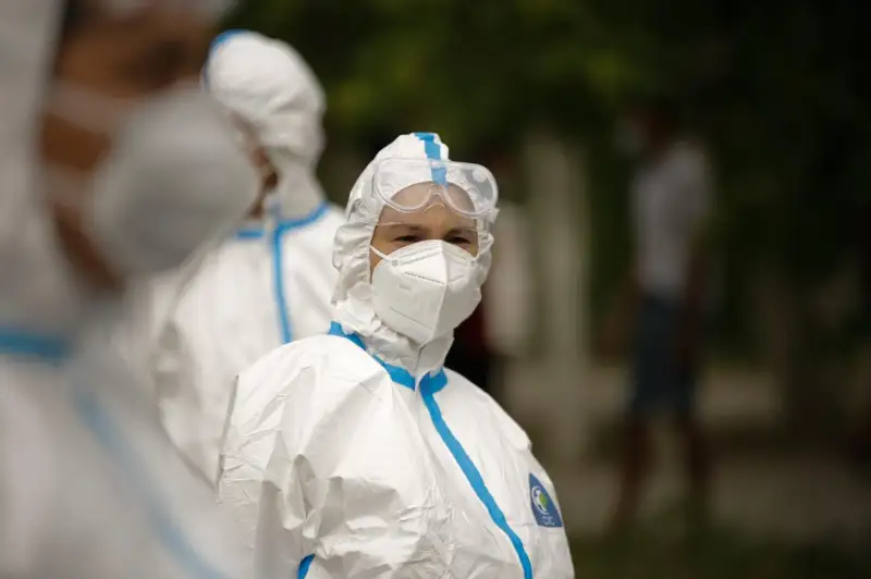 20 врачей спортивной медицины помогают в борьбе с коронавирусом в Атырау