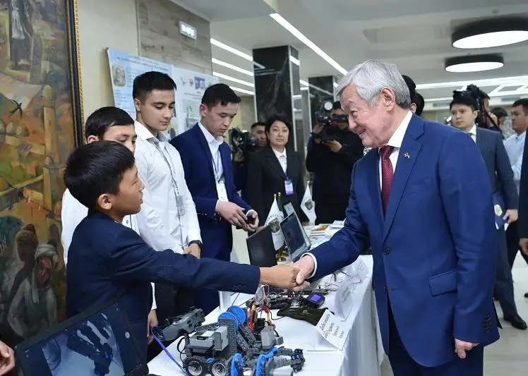 Время работать и развиваться - Бердибек Сапарбаев встретился с молодежью Шымкента