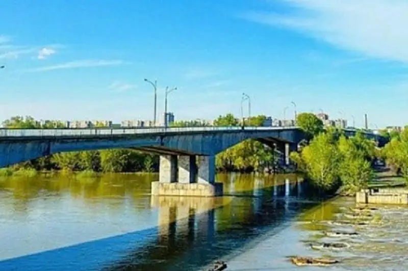 Мост через Иртыш закрывают на ночь в Семее