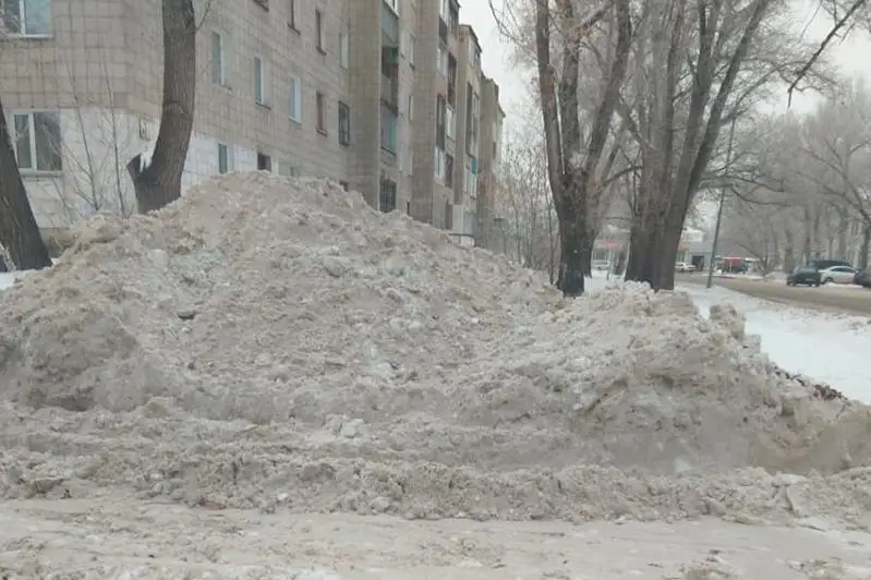 Более 100 нарушений по уборке снега выявили за сутки в Павлодарской области