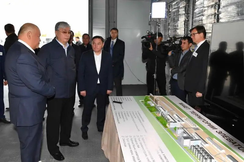 Касым-Жомарт Токаев побывал на агропредприятии в Акмолинской области