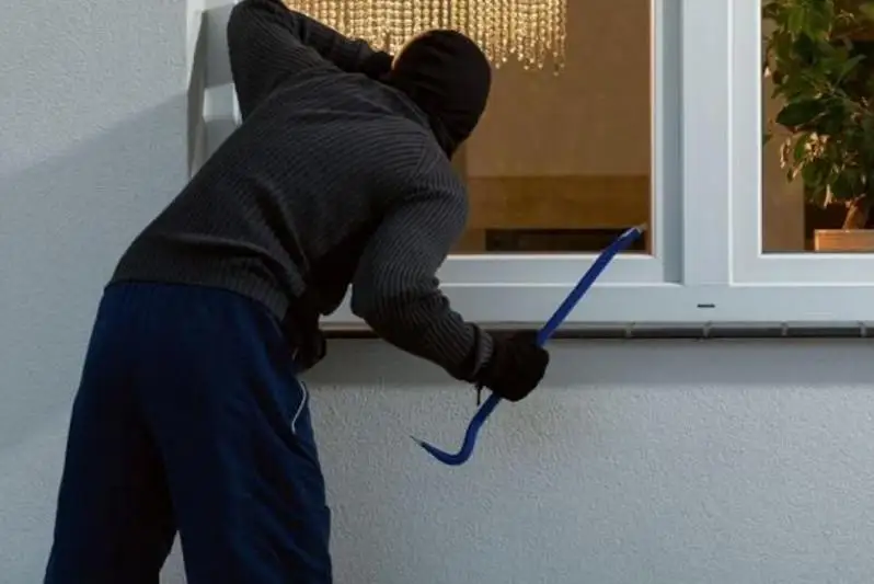 Ограбил дом по пути на свидание житель  Усть-Каменогорска