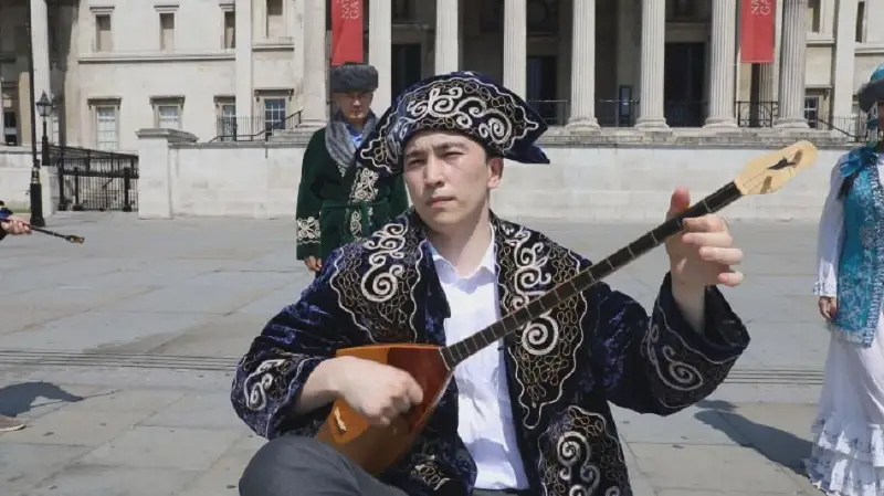 Домбра зазвучала в сердце Великобритании
