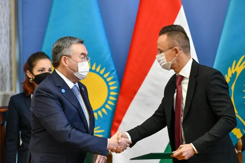 Министр иностранных дел Казахстана посетил с официальным визитом Венгрию