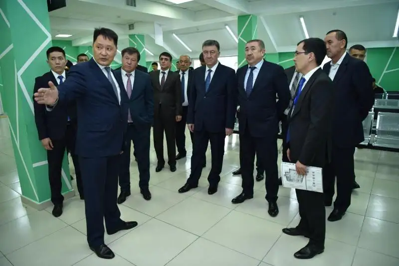 Почти 6 млн иностранцев ежегодно въезжают в Казахстан - Ерлан Тургумбаев