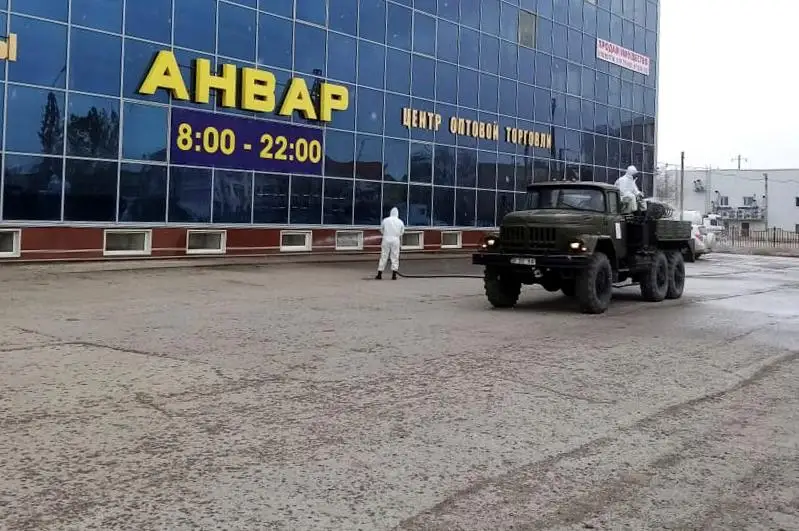 Военные продолжают работу по дезинфекции общественных мест в Актобе