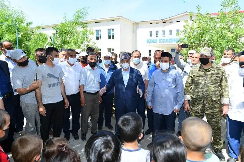 Умирзак Шукеев посетил эвакуационные центры в Мактааральском районе