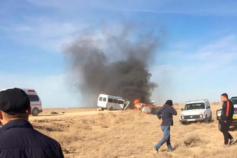 Легковое авто столкнулось со «спринтером» в Карагандинской области, один пассажир погиб