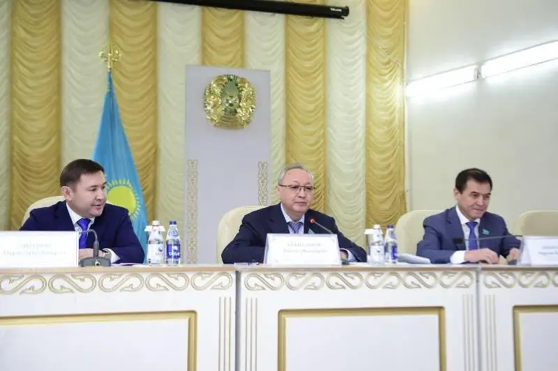 Бектас Бекназаров разъяснил новый закон педагогам Шымкента