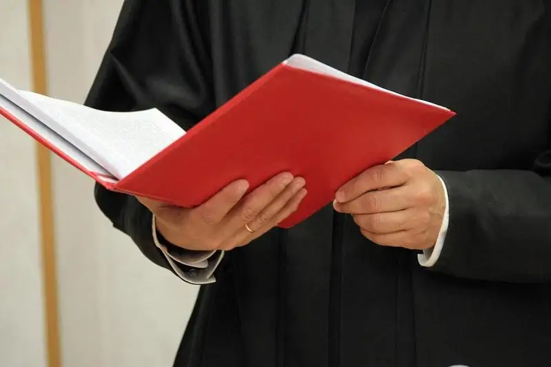 Судью Ауэзовского районного суда Алматы приговорили к 3,6 годам тюрьмы