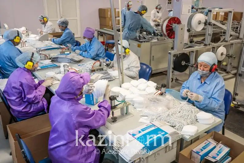 Как работает крупная фармкомпания и сколько масок и перчаток выпускает ежедневно