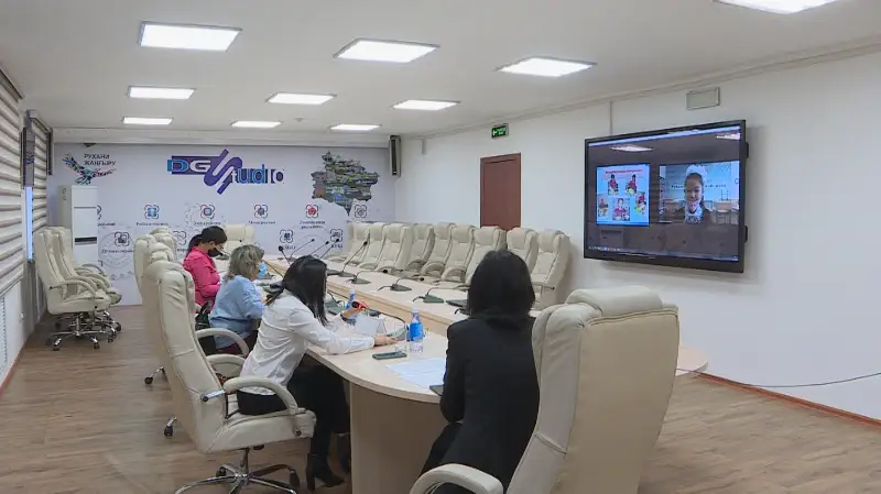 Научными проектами удивили школьники из ВКО жюри республиканского конкурса