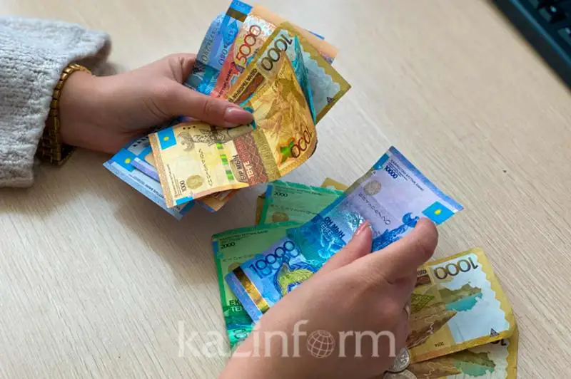 В Атырау материальную помощь в 50 тысяч тенге получат еще шесть тысяч человек