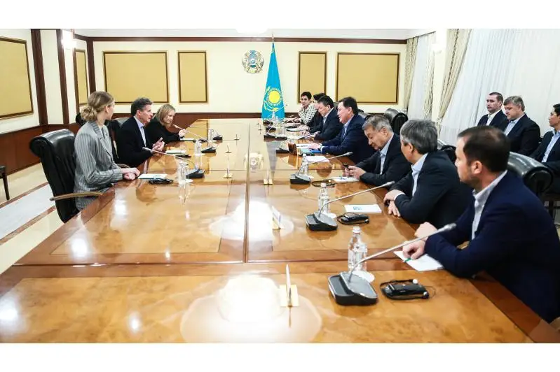 Премьер-Министр встретился с президентом Международной ассоциации легкоатлетических федераций