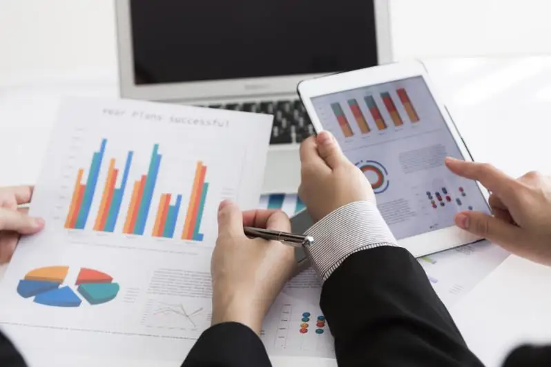 В каких странах ЕС наиболее часто происходят ограбления, убийства и угоны автомобилей