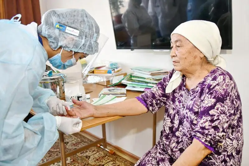 180 тысяч детей и пожилых: как в Алматы ведется бесплатный профосмотр на дому