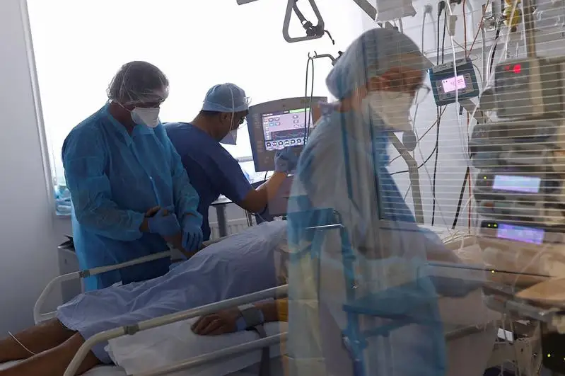 Сколько медработников заразились коронавирусом в Нур-Султане