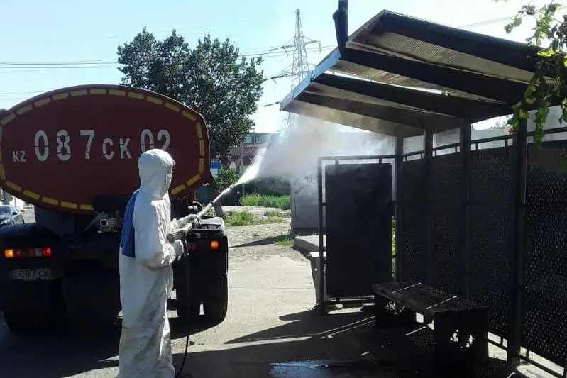 В Алматы обработали 44 рынка, дезинфекция продолжается