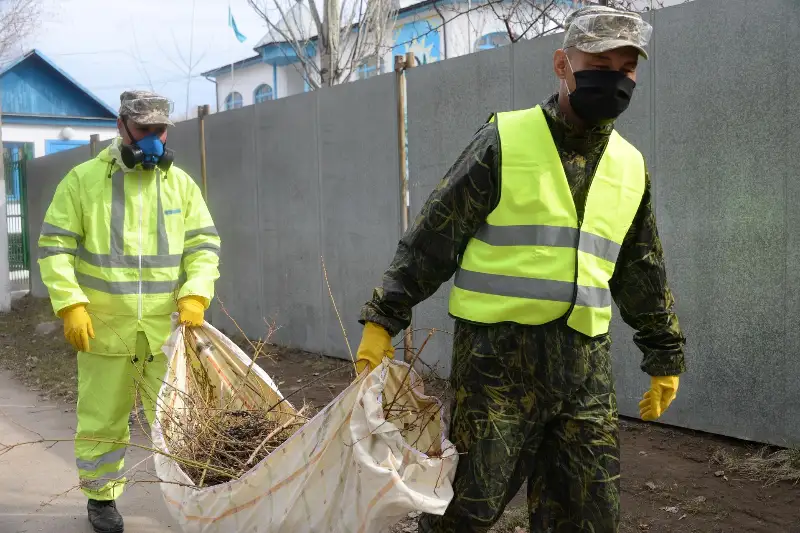 Военнослужащие помогли детям-сиротам и ветерану ВОВ в Павлодаре