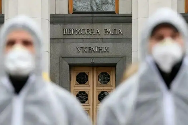 Украина продлила карантин до 31 октября в связи с резким ростом коронавируса