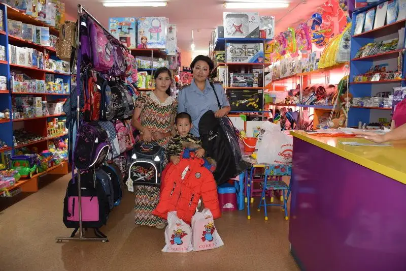 Собрать детей в школу помогают многодетным семьям акмолинские полицейские