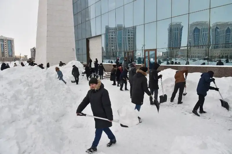 Национальный музей РК поддержал челлендж по уборке снега