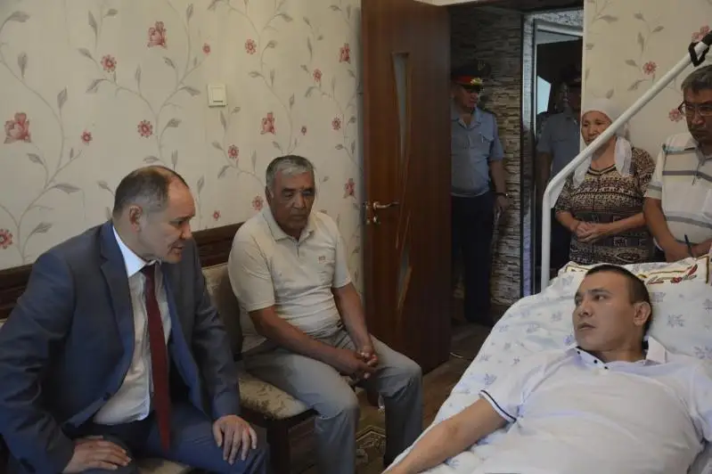 Квартиру получил прикованный к постели жамбылский полицейский