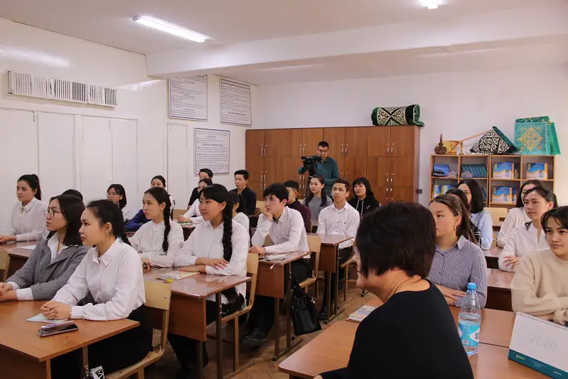 Онлайн-урок казахского языка прошел в Кыргызстане, Беларуси, Иране и Бельгии
