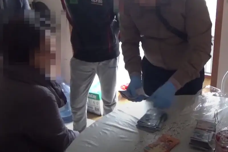 В получении 2,6 млн тенге взятки подозревают двух чиновников в СКО