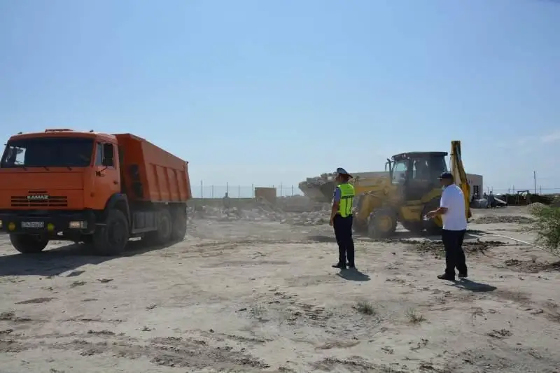 Полицейские Атырау помогли в строительстве деревни для особенных детей