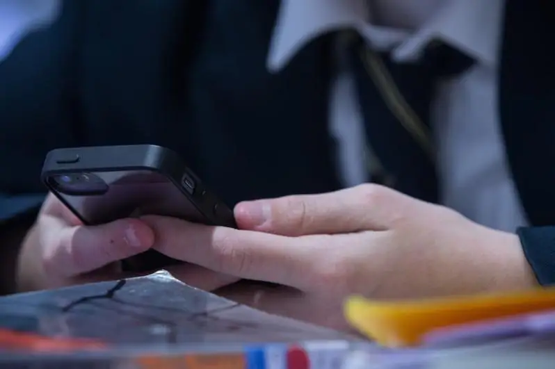 Использование смартфонов могут законодательно запретить в школах