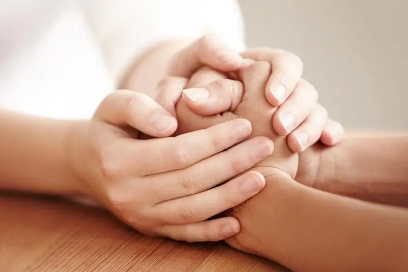 Семью с двумя детьми в тяжелом физическом и психическом состоянии выявили в Жамбылской области