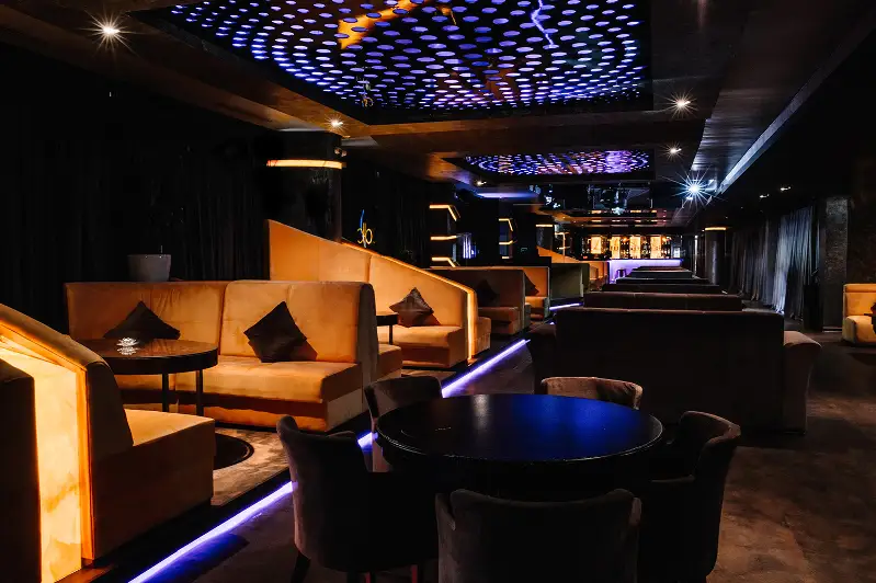На более чем 600 тысяч тенге оштрафовали владельца лаундж-бара в Алматы