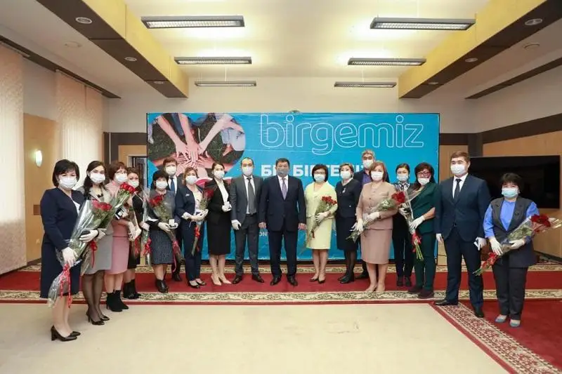 Группа атыраусцев получила медали «Халық алғысы»