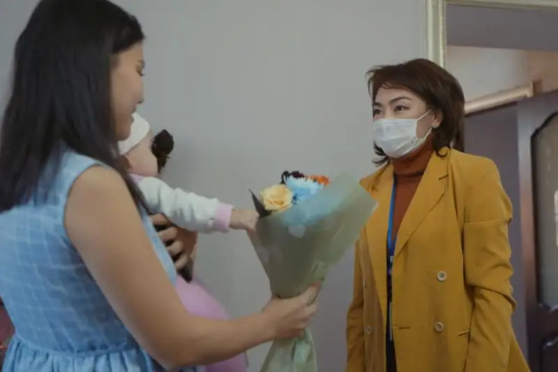 «30 добрых дел»: столичный дом мамы посетили полицейские и комиссия по делам женщин