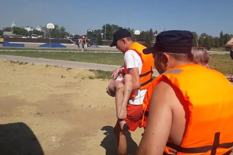 Шестилетнюю девочку спасли на озере в Петропавловске