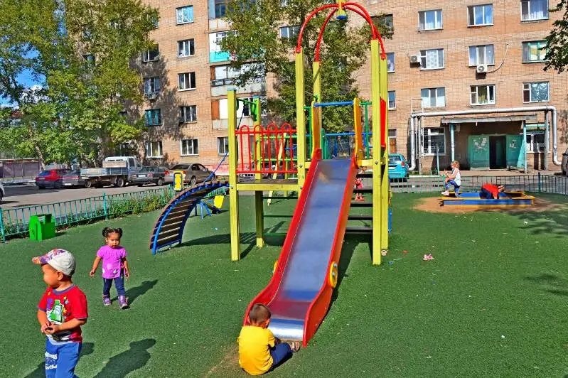 Как преображаются столичные дворы