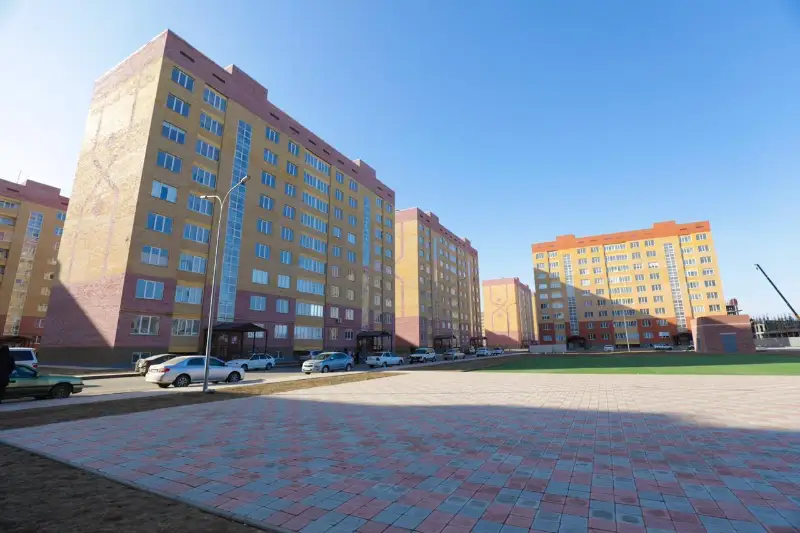 Жители аварийных домов в Атырау справили новоселье