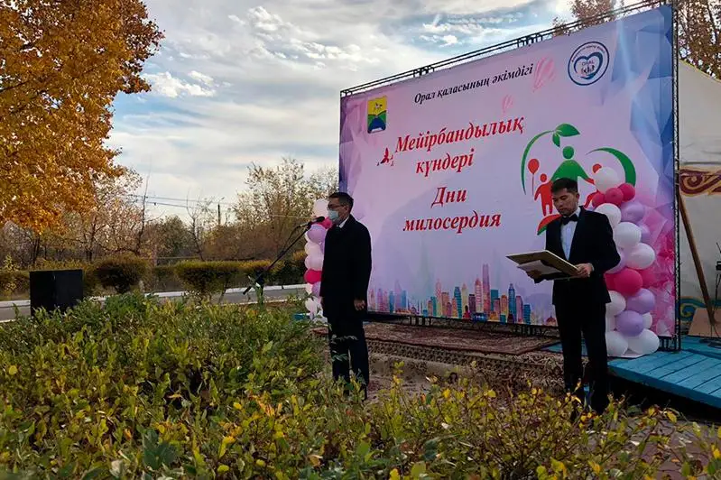 Жителей Дома престарелых поздравил аким Уральска