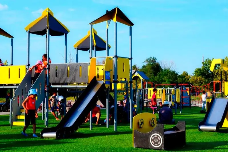 Первый полноценный сквер появился в столичном жилом массиве Кирпичный