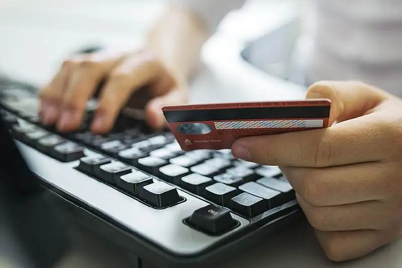 Семейчанка обманула воспитательницу детсада на 6,5 млн тенге