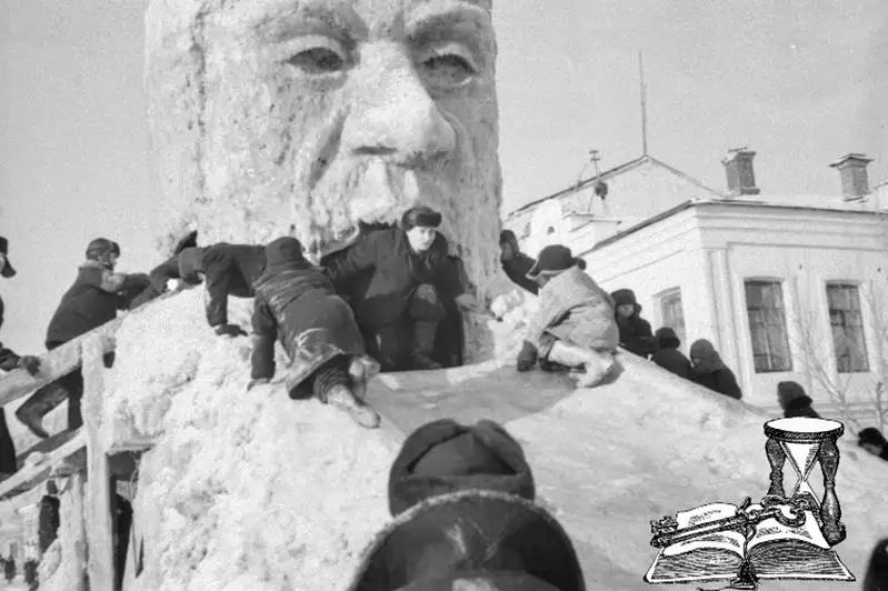 Около 500 негативов  с видами города обнаружили на чердаке в Семее